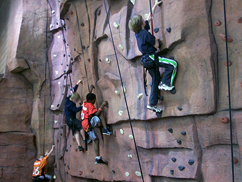 kid-friendly-rio-vista-rock-wall